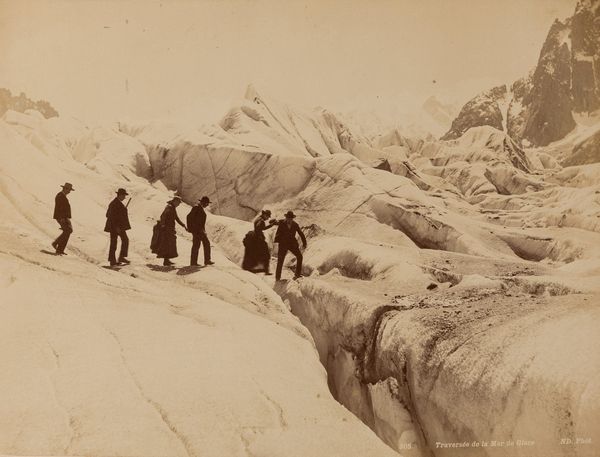 Etienne Neurdein : Traverse de la Mer de Glace  - Asta Fotografia: Under 1K - Associazione Nazionale - Case d'Asta italiane