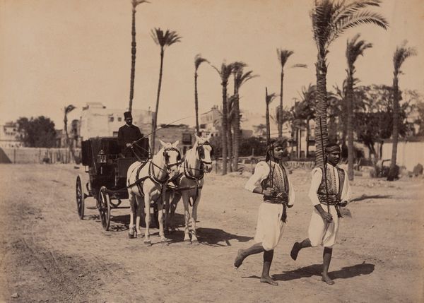 Félix Bonfils, : Sais courant ; Shepeards Hotel, Caire  - Asta Fotografia: Under 1K - Associazione Nazionale - Case d'Asta italiane