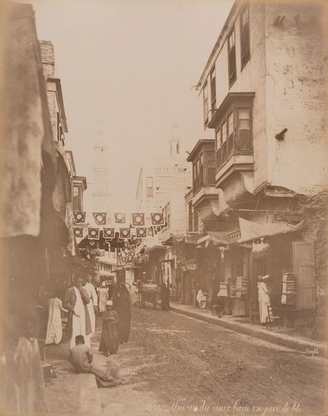 Félix Bonfils : Une rue du vieux Caire un jour de fete ; Une place publique au vieux caire  - Asta Fotografia: Under 1K - Associazione Nazionale - Case d'Asta italiane