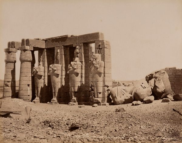 Félix Bonfils : Thbes, Colosses de Memnon, Egypte ; Thebes, Egypte  - Asta Fotografia: Under 1K - Associazione Nazionale - Case d'Asta italiane