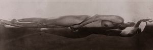 Erwin Blumenfeld - Elongated nude New York