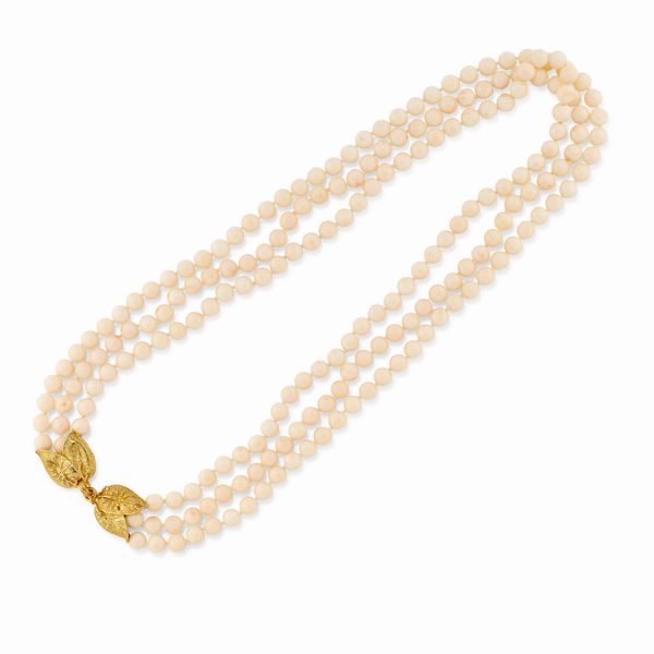 Collana in oro giallo 18k e corallo bianco  - Asta Argenti dal XVIII al XX secolo - Associazione Nazionale - Case d'Asta italiane