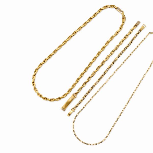 Due catene e due bracciali in oro bicolore 18K  - Asta Argenti dal XVIII al XX secolo - Associazione Nazionale - Case d'Asta italiane