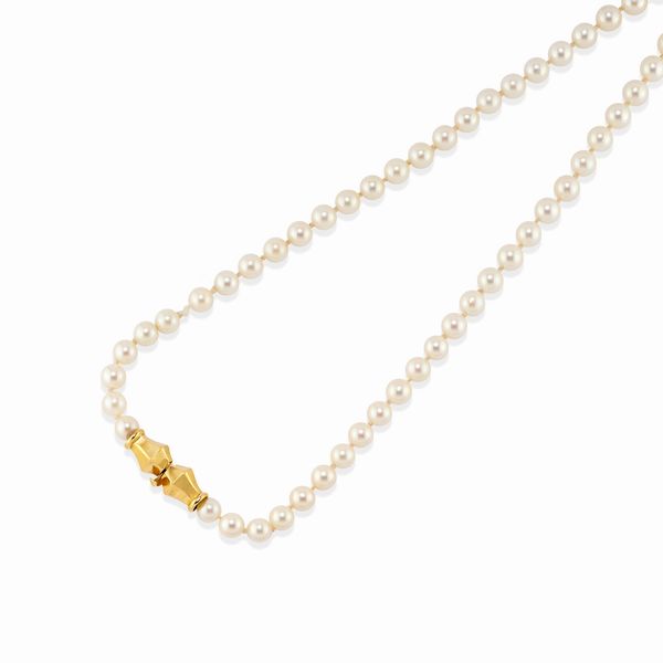 Collana con perle coltivate e oro giallo 18k  - Asta Argenti dal XVIII al XX secolo - Associazione Nazionale - Case d'Asta italiane