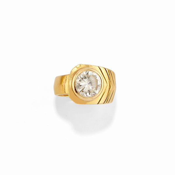 Anello in oro giallo 18K e diamante  - Asta Argenti dal XVIII al XX secolo - Associazione Nazionale - Case d'Asta italiane