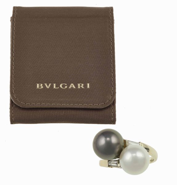 Bulgari. Anello con due perle coltivate e due diamanti taglio tepper  - Asta Fine jewels - Associazione Nazionale - Case d'Asta italiane