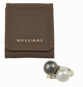 Bulgari. Anello con due perle coltivate e due diamanti taglio tepper  - Asta Fine jewels - Associazione Nazionale - Case d'Asta italiane