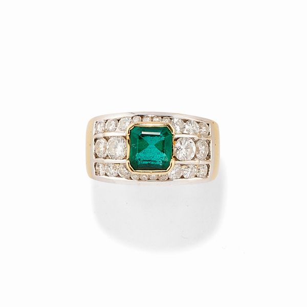 Anello in oro bicolore 18k, smeraldo e diamanti  - Asta Gioielli - Associazione Nazionale - Case d'Asta italiane