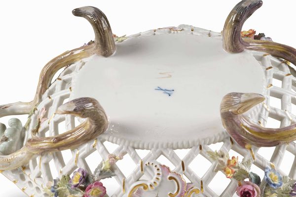 Cestino centrotavola<BR>Meissen, primo quarto del XX secolo  - Asta L'art de la table - Associazione Nazionale - Case d'Asta italiane