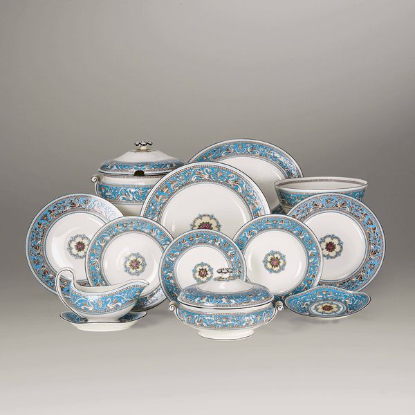 Servizio da tavola Florentine Turquoise<BR>Inghilterra, Manifattura Wedgwood, seconda met del XX secolo<BR>  - Asta L'art de la table - Associazione Nazionale - Case d'Asta italiane