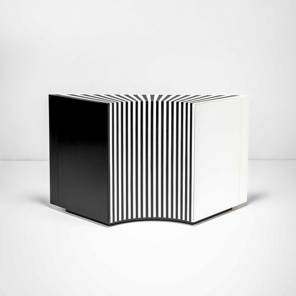 MARCELLO MORANDINI : Credenza mod. Contenuta  - Asta Fine design - Associazione Nazionale - Case d'Asta italiane