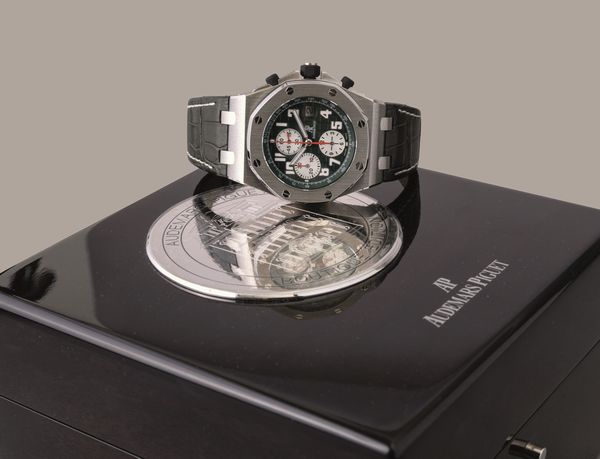 AUDEMARS PIGUET - Offshore Montenapoleone edizione limitata 100 esemplari, ref 26075ST in acciaio, quadrante verde Gran Tapisserie numeri Arabi, tre contatori verticali e datario  - Asta Orologio da polso e da tasca  - Associazione Nazionale - Case d'Asta italiane