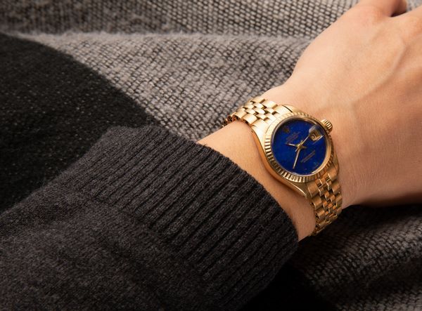 ROLEX - Oyster Perpetual Datejust Lady ref 6917 in oro giallo 18k, quadrante in Lapis Lazuli, bracciale Jubilee, movimento automatico<BR>  - Asta Orologio da polso e da tasca  - Associazione Nazionale - Case d'Asta italiane