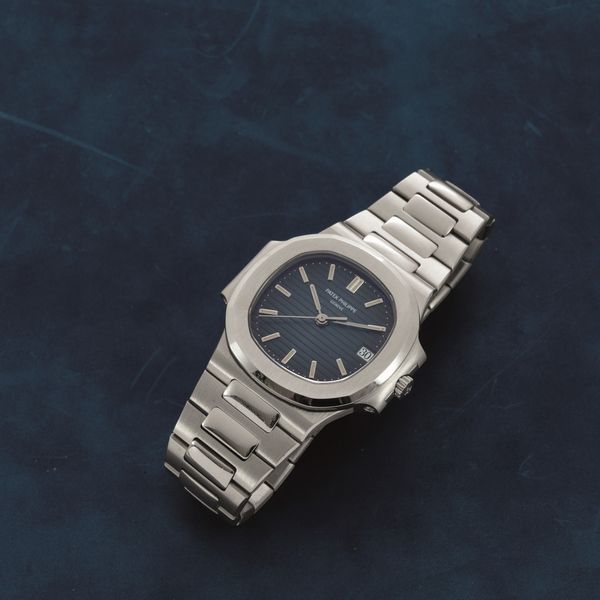 PATEK PHILIPPE - Nautilus ref 3800/1, quadrante Blu Tapisserie con indici a bastone e con datario, secondi centrali, cassa impermeabile in acciaio  - Asta Orologio da polso e da tasca  - Associazione Nazionale - Case d'Asta italiane