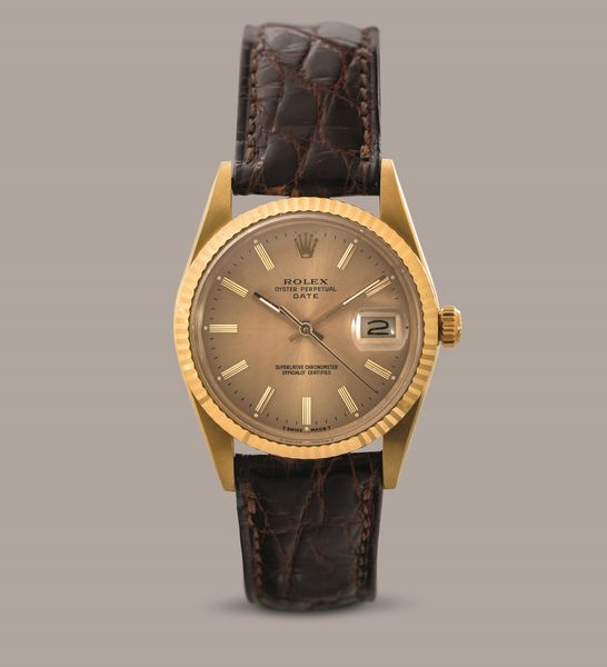 ROLEX - Date ref 15037 in oro giallo 18k, quadrante champagne con indici a bastone, movimento automatico con datario  - Asta Orologio da polso e da tasca  - Associazione Nazionale - Case d'Asta italiane