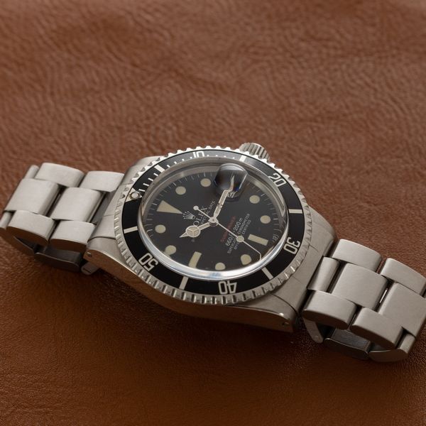 ROLEX - Submariner ref 1680 Scritta Rossa in acciaio, quadrante nero opaco pallettoni, datario e ghiera girevole, bracciale Oyster, Mark VI.  - Asta Orologio da polso e da tasca  - Associazione Nazionale - Case d'Asta italiane