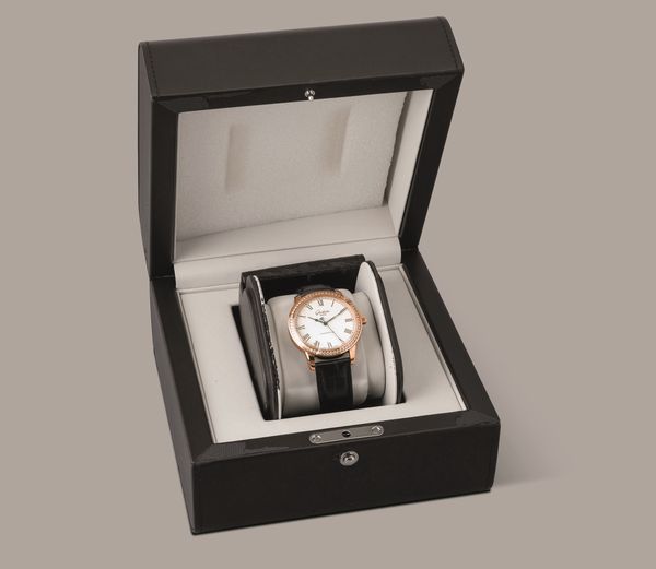 GLASHUTTE - Senator in oro rosa 18k e brillanti, quadrante Argent con numeri Romani, secondi centrali e movimento automatico a vista  - Asta Orologio da polso e da tasca  - Associazione Nazionale - Case d'Asta italiane