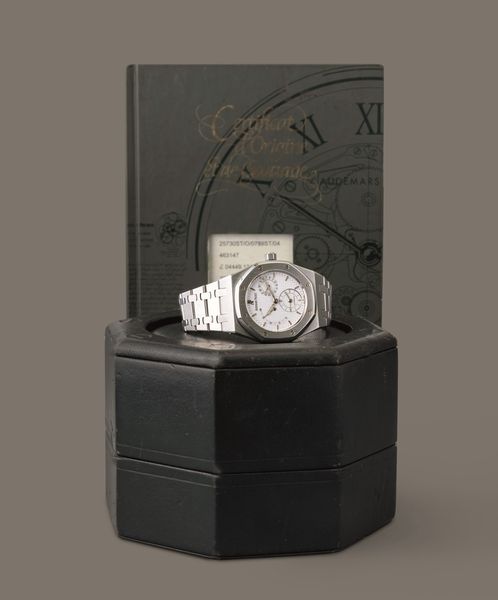 AUDEMARS PIGUET - Royal Oak Dual Time 25730ST in acciaio, doppio fuso orario con riserva di carica e datario, quadrante bianco  - Asta Orologio da polso e da tasca  - Associazione Nazionale - Case d'Asta italiane