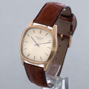 PATEK PHILIPPE - Ellipse ref. 3585, automatico, oro giallo 18k, quadrante champagne con indici applicati, corona di carica nascosta sotto al fondello  - Asta Orologio da polso e da tasca  - Associazione Nazionale - Case d'Asta italiane