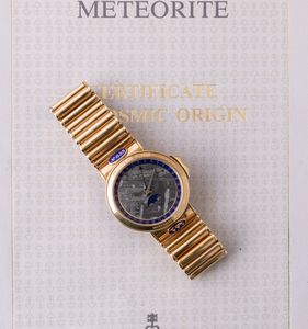 CORUM - Meteorite in oro giallo 18k edizione numerata con funzione di datario e fasi lunari, quadrante in meteorite movimento automatico con scatola e garanzia  - Asta Orologio da polso e da tasca  - Associazione Nazionale - Case d'Asta italiane