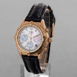 BREITLING - Chrono cockpit in oro giallo 18k, quadrante in madreperla con contatori azzurri, movimento automatico con scatola, garanzia e certificato di cronometria  - Asta Orologio da polso e da tasca  - Associazione Nazionale - Case d'Asta italiane