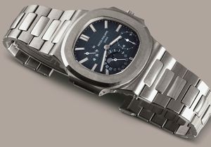 PATEK PHILIPPE - Nautilus ref 3712 in acciaio con fasi lunari riserva di carica a ore sette, funzione di calendario e fondello a vista con movimento automatico  - Asta Orologio da polso e da tasca  - Associazione Nazionale - Case d'Asta italiane