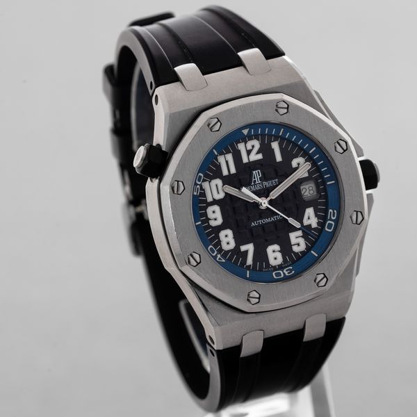 AUDEMARS PIGUET - Offshore Diver Boutique Edition, ref 15701ST in acciaio con quadrante Gran Tapisserie nero e rehaut blu, con scatola e garanzia  - Asta Orologi da Polso e da Tasca - Associazione Nazionale - Case d'Asta italiane