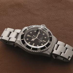 ROLEX - Submariner ref 1680 Scritta Rossa in acciaio, quadrante nero opaco pallettoni, datario e ghiera girevole, bracciale Oyster, Mark VI.  - Asta Orologi da Polso e da Tasca - Associazione Nazionale - Case d'Asta italiane