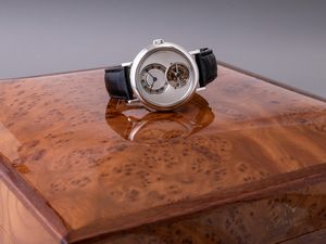 BREGUET - Classique Complication Tourbillon ref 5357 in platino, carica manuale, fondello a vista con lavorazione della platina a mano, quadrante bianco guilloch con scatola e garanzia  - Asta Orologi da Polso e da Tasca - Associazione Nazionale - Case d'Asta italiane