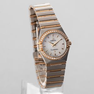 OMEGA - Costellation Lady, quadrante madreperla con indici applicati acciaio e oro e movimento al quarzo, con scatola e garanzia  - Asta Orologi da Polso e da Tasca - Associazione Nazionale - Case d'Asta italiane