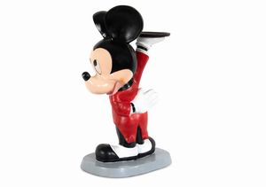 Disney: Statua Topolino Maggiordomo con vassoio  - Asta POP Culture e Manifesti d'Epoca - Associazione Nazionale - Case d'Asta italiane