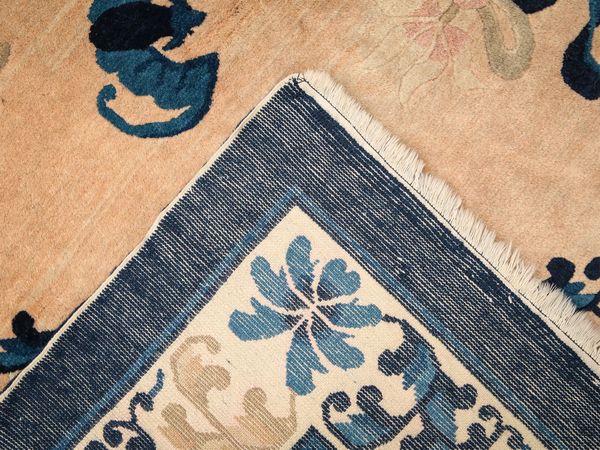 Grande tappeto Peking  - Asta Arredi e Dipinti dal Castello di Gamberaia a Firenze - Associazione Nazionale - Case d'Asta italiane
