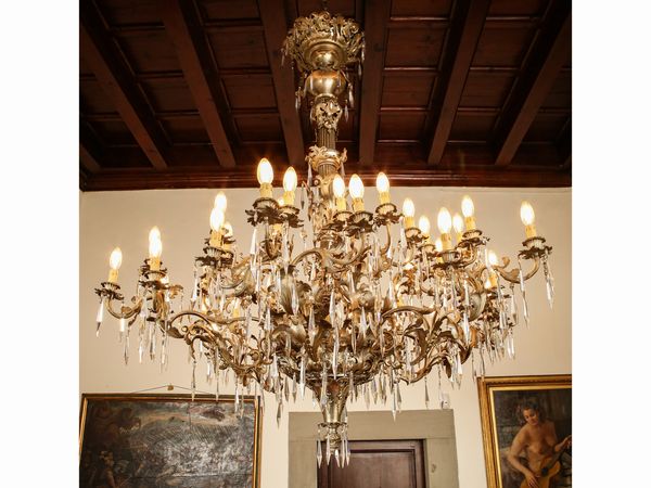 Grande lampadario in metallo argentato  - Asta Arredi e Dipinti dal Castello di Gamberaia a Firenze - Associazione Nazionale - Case d'Asta italiane