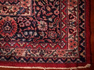 Grande tappeto persiano di vecchia manifattura  - Asta Arredi e Dipinti dal Castello di Gamberaia a Firenze - Associazione Nazionale - Case d'Asta italiane