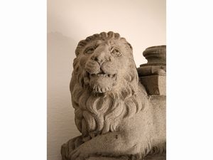 Coppia di sculture in pietra serena  - Asta Arredi e Dipinti dal Castello di Gamberaia a Firenze - Associazione Nazionale - Case d'Asta italiane