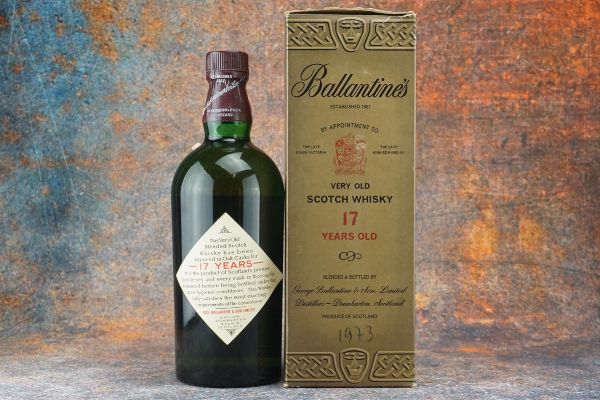 Ballantines  - Asta Christmas Spirits - Whisky, Rum e Distillati da Collezione - Associazione Nazionale - Case d'Asta italiane