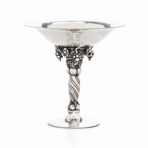 Coppa in argento sterling. Danimarca 1920-1930. Maison Georg Jensen  - Asta Argenti da Collezione | Antichi - Associazione Nazionale - Case d'Asta italiane