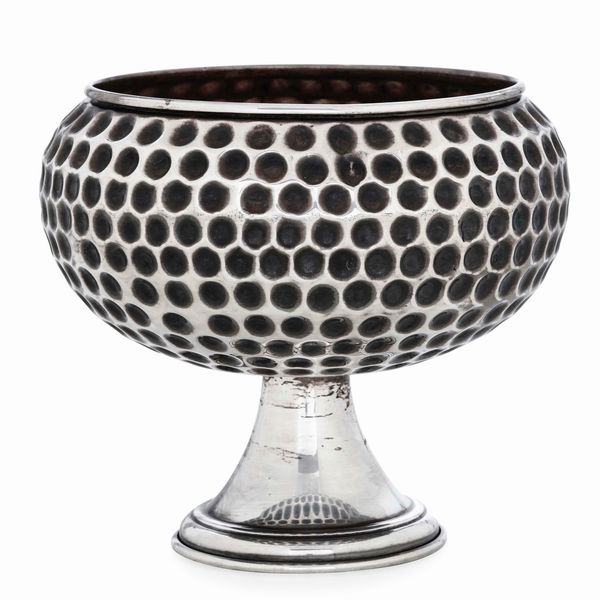 Bowl. Argento fuso e sagomato. Argenteria veneta del XX secolo  - Asta Argenti da Collezione | Antichi - Associazione Nazionale - Case d'Asta italiane