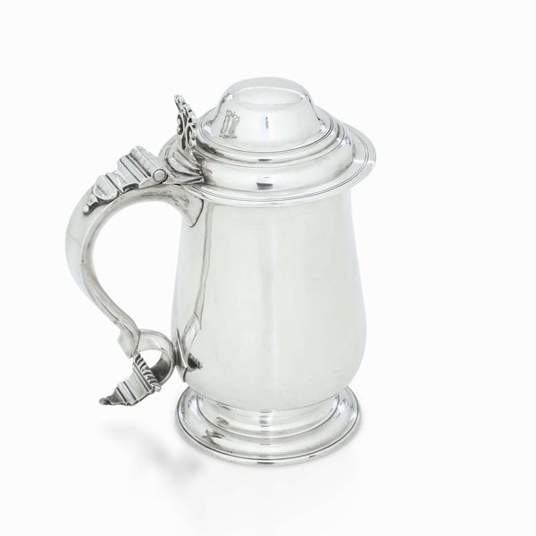 Tankard. Argento fuso e sbalzato. Londra 1785. Marchio dellargentiere John Lambe  - Asta Argenti da Collezione | Antichi - Associazione Nazionale - Case d'Asta italiane