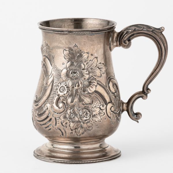 Mug. Argento fuso e sbalzato. Londra 1880, argentiere DHCH (?) non identificato  - Asta Argenti da Collezione | Antichi - Associazione Nazionale - Case d'Asta italiane