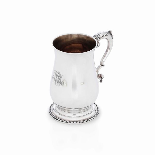 Mug. Argento fuso, sbalzato e cesellato. Londra 1784, marchio dellargentiere consunto di difficile lettura  - Asta Argenti da collezione | XX secolo - Associazione Nazionale - Case d'Asta italiane