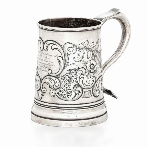 Mug. Argento fuso, sbalzato e cesellato. Marchi della citt di Sheffield per lanno 1801 e dellargentiere Thomas Lamborn  - Asta Argenti da collezione | XX secolo - Associazione Nazionale - Case d'Asta italiane