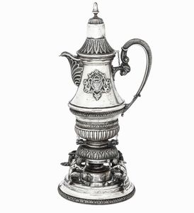 Samovar. Argento fuso, sagomato e cesellato. Argenteria artistica italiana del XX secolo  - Asta Argenti da collezione | XX secolo - Associazione Nazionale - Case d'Asta italiane