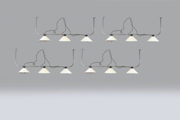 PRODUZIONE ITALIANA : Sistema di illuminazione composto da 5 sostegni tubolari cromati con 15 diffusori conici indipendenti in alluminio smaltato posizionabili a piacere.  Sostegno 125 cm cad.  Anni '70  - Asta Design - Associazione Nazionale - Case d'Asta italiane