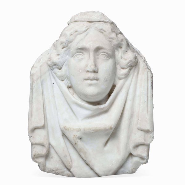 Volto femminile (Cleopatra?). Marmo bianco. Scultore neoclassico del XIX secolo  - Asta Scultura e Oggetti d'Arte - Associazione Nazionale - Case d'Asta italiane