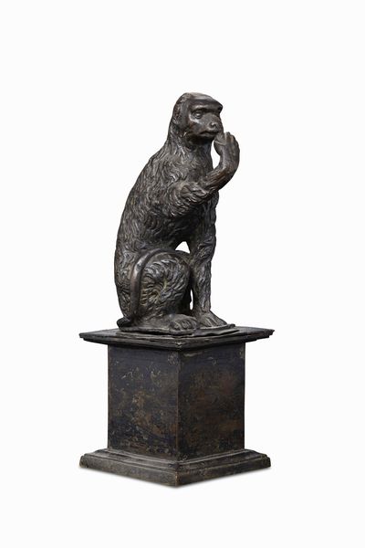 Scimmia. Bronzo fuso e patinato. Arte veneta del XVI secolo. Andrea Briosco detto Riccio (Padova 1470-1532)  - Asta Scultura e Oggetti d'Arte - Associazione Nazionale - Case d'Asta italiane