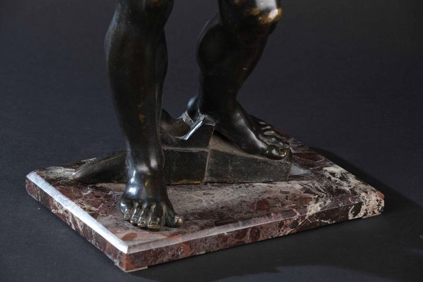 Ercole  Bronzo fuso, cesellato e patinato Fonditore veneto attivo tra XVI e XVII secolo Ambito di Tiziano Aspetti (Padova 1557/59 - Pisa 1606)  - Asta Scultura e Oggetti d'Arte - Associazione Nazionale - Case d'Asta italiane