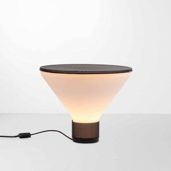 Vittorio Gregotti : Lampada da tavolo mod. Figura  - Asta Design Lab - Associazione Nazionale - Case d'Asta italiane