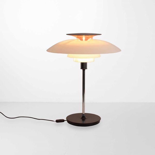 Poul  Henningsen : Lampada da tavolo mod. PH80  - Asta Design Lab - Associazione Nazionale - Case d'Asta italiane