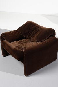 MAGISTRETTI VICO (1920 - 2006) : Coppia di poltrone Maralunga per Cassina  - Asta Asta 393 | DESIGN E ARTI DECORATIVE DEL NOVECENTO Online - Associazione Nazionale - Case d'Asta italiane